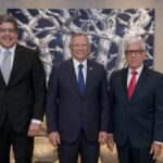 Leonardo Aguilera recibe visita de ejecutivos de la Asociación Cibao
