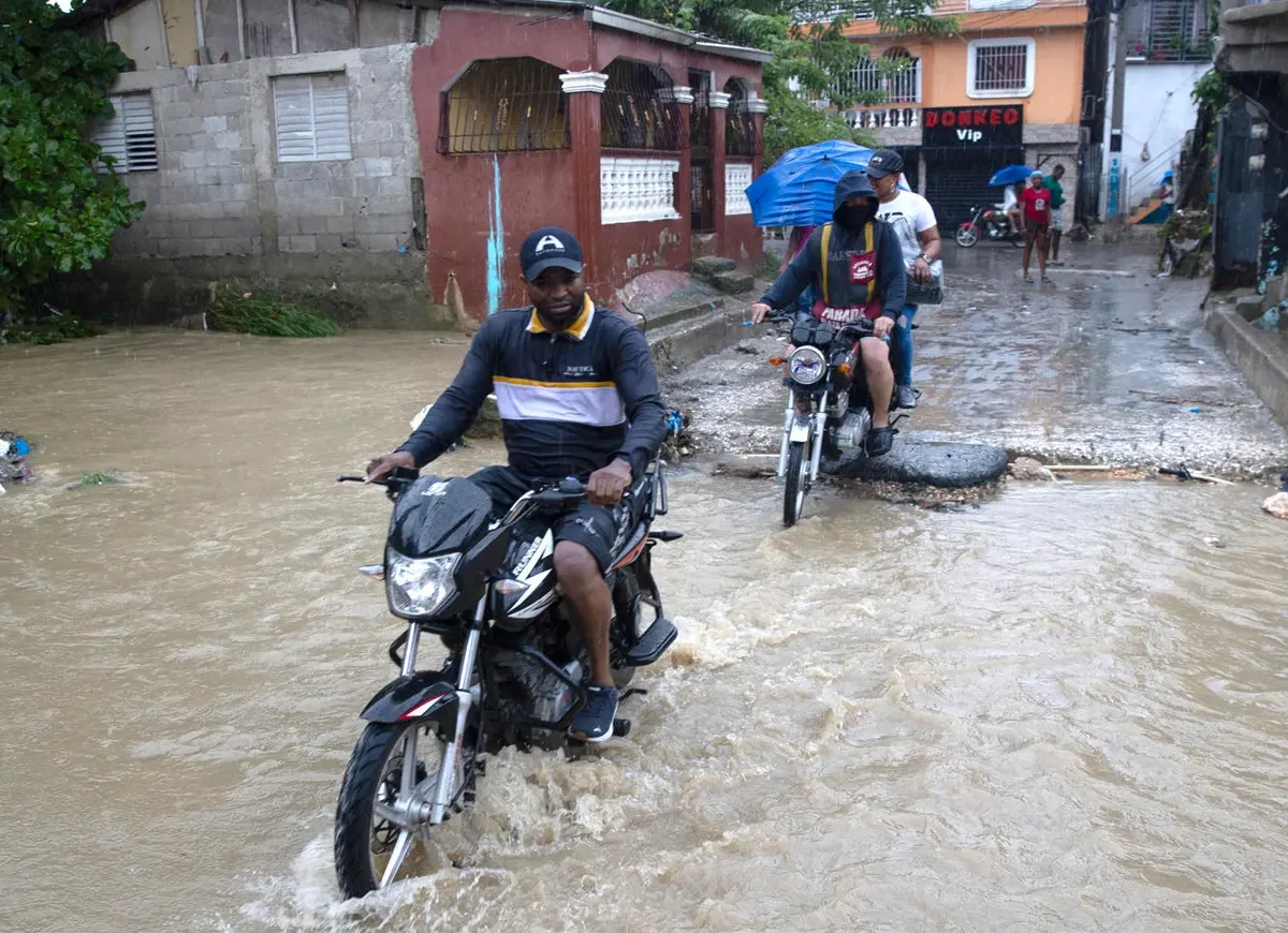 Huracán Melissa sigue afectando al país con lluvias y ráfagas de viento