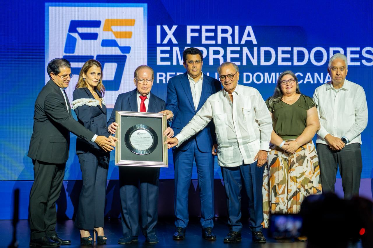 Feria Emprendedores y Universidades reconocen a Pepín Corripio, Frank Rainieri y Ligia Bonetti por sus aportes al desarrollo nacional