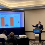 Víctor Atallah presenta logros del plan de control del dengue en la convención de la Asociación Americana de Salud