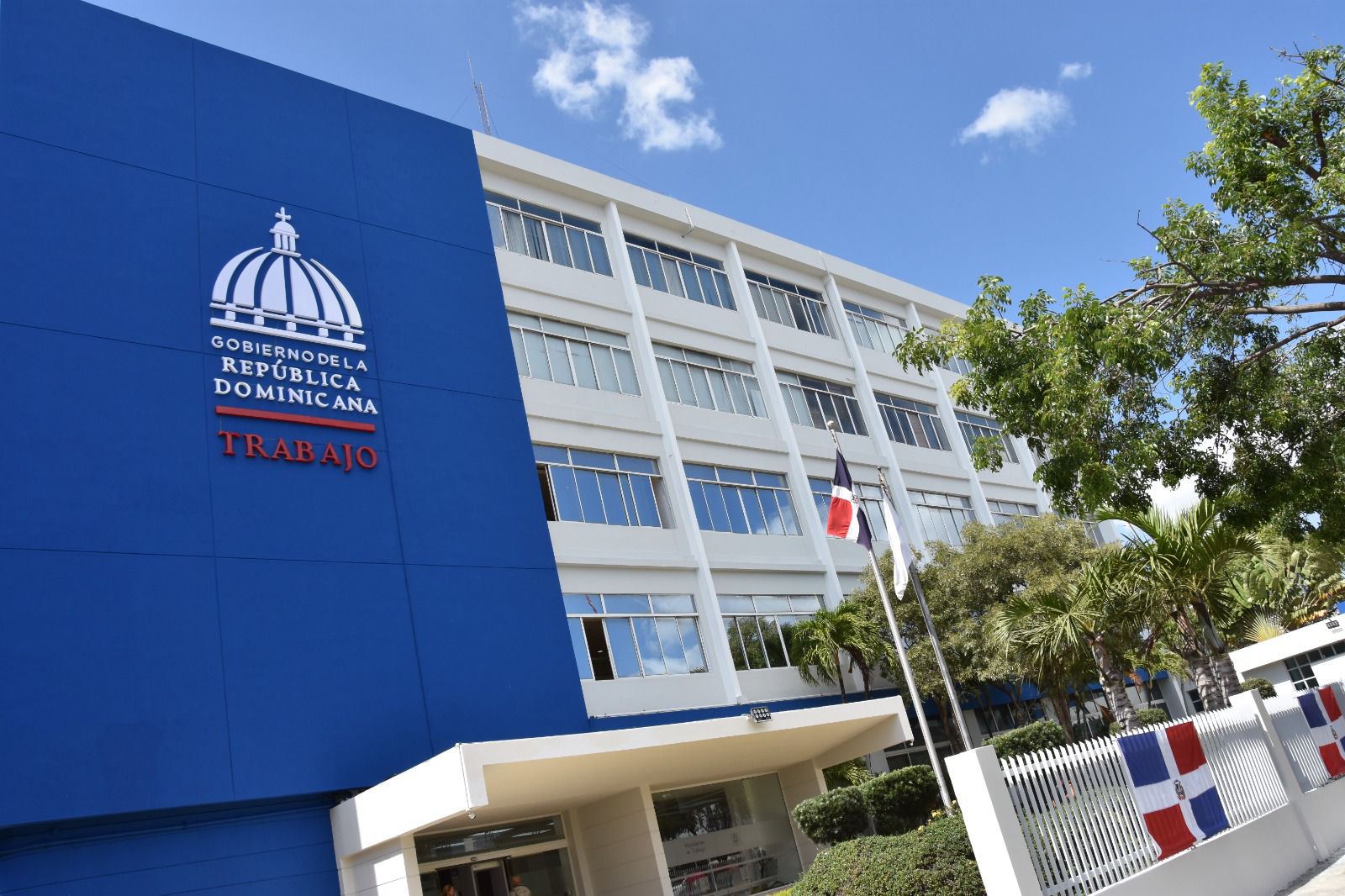 Ministerio de Trabajo reitera feriado “Día de la Constitución” se cambia para el lunes 10