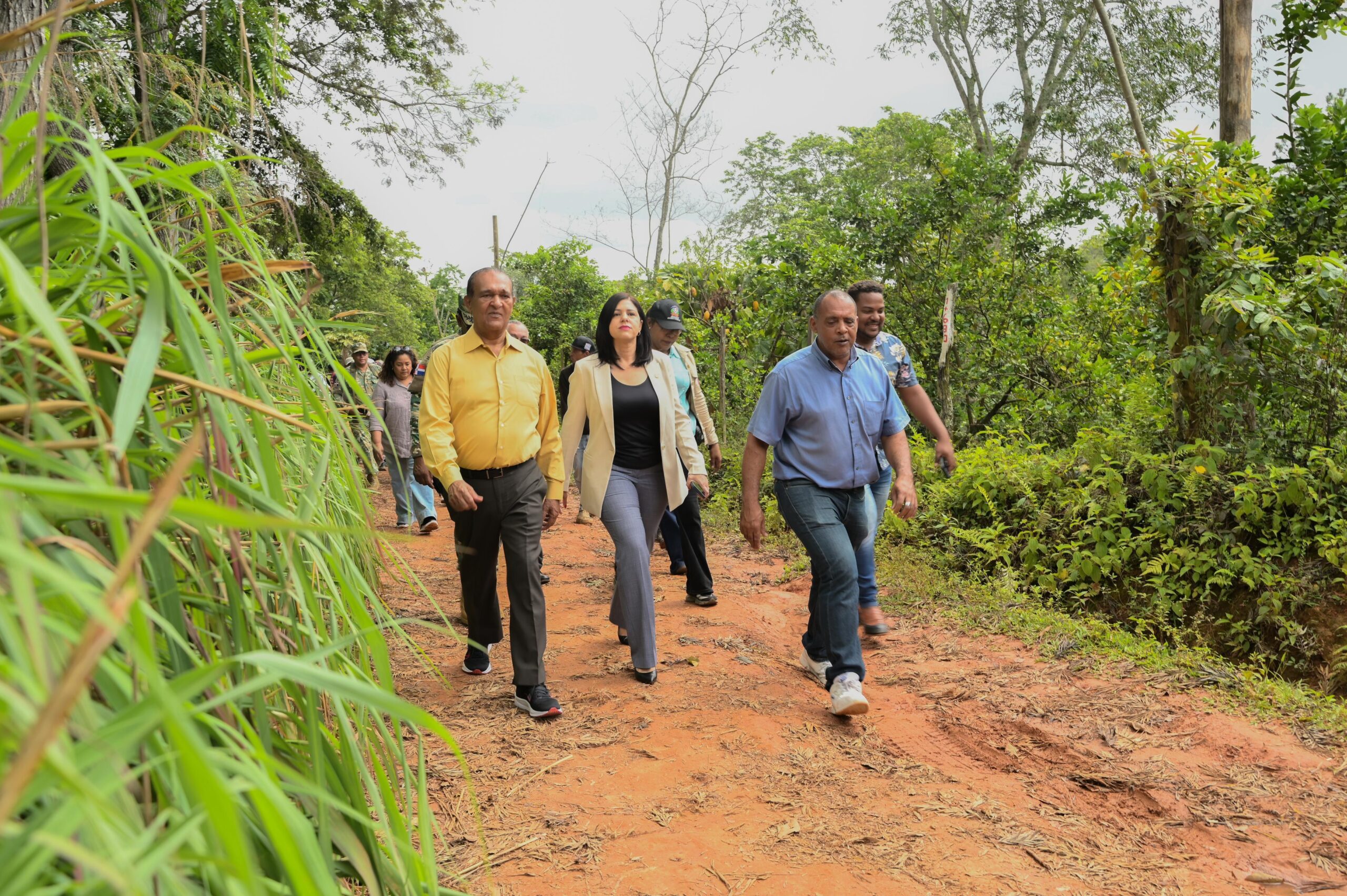 Los 32 senadores y el Obispo Emérito piden al presidente Luis Abinader la construcción de la carretera Sabaneta- Sabaneta