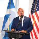 Brian DePeña agradece a la ciudad de Lawrence por su reelección como alcalde