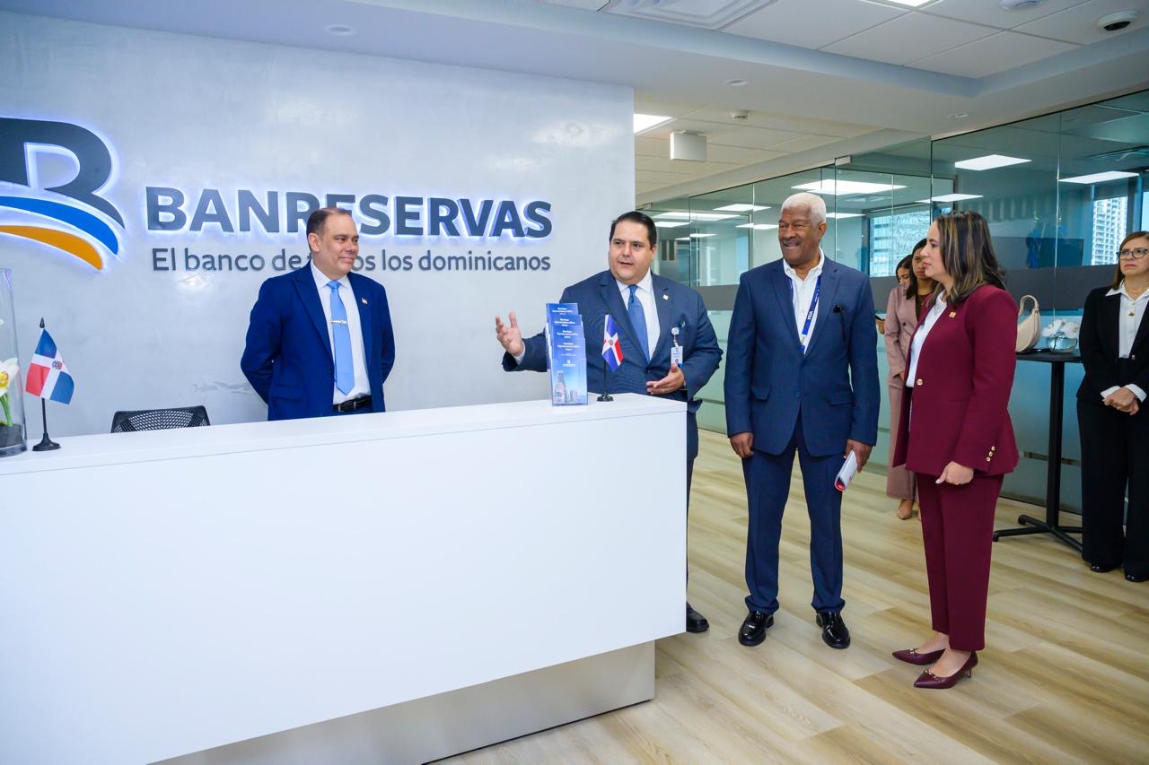 Banreservas impulsará el fortalecimiento de las oficinas en el exterior