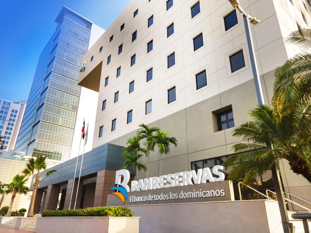 Banreservas se consagra con la mayor cantidad de premios internacionales en 2025, entre ellos mejor banco digital