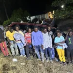 Ejército intercepta miniván con 21 haitianos en condición migratoria irregular en Guayubín