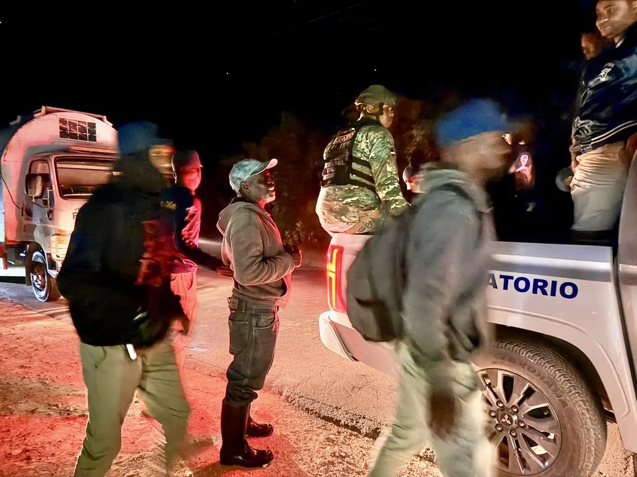 Detienen 827 extranjeros con estatus migratorio irregular; deportan 559