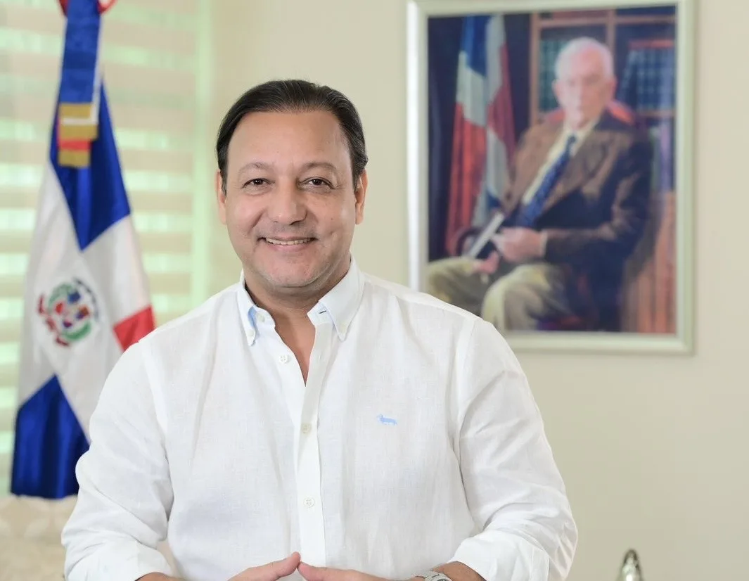Abel Martínez llama al Gobierno central a intervenir de urgencia ante crisis de agua que afecta a Santiago