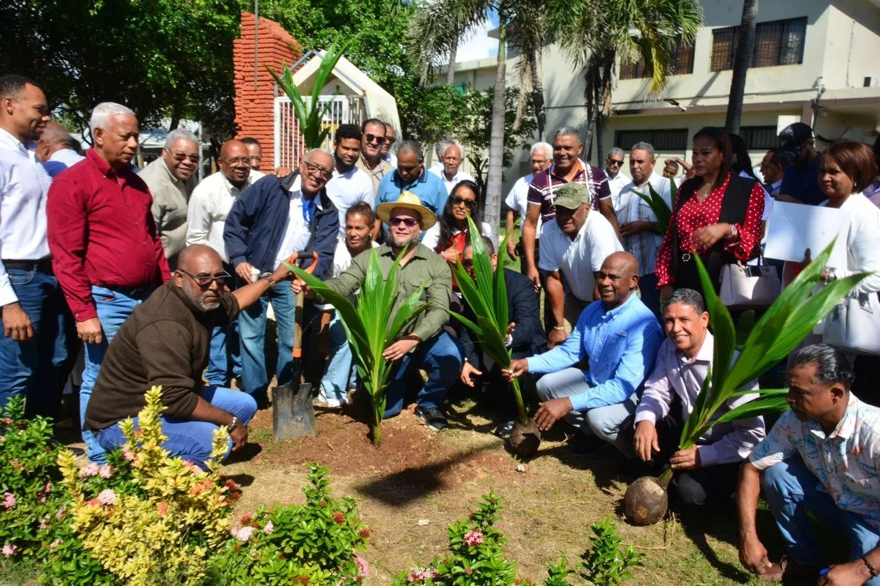 Hecmilio Galván: «El país está sembrado de coco por todas partes»
