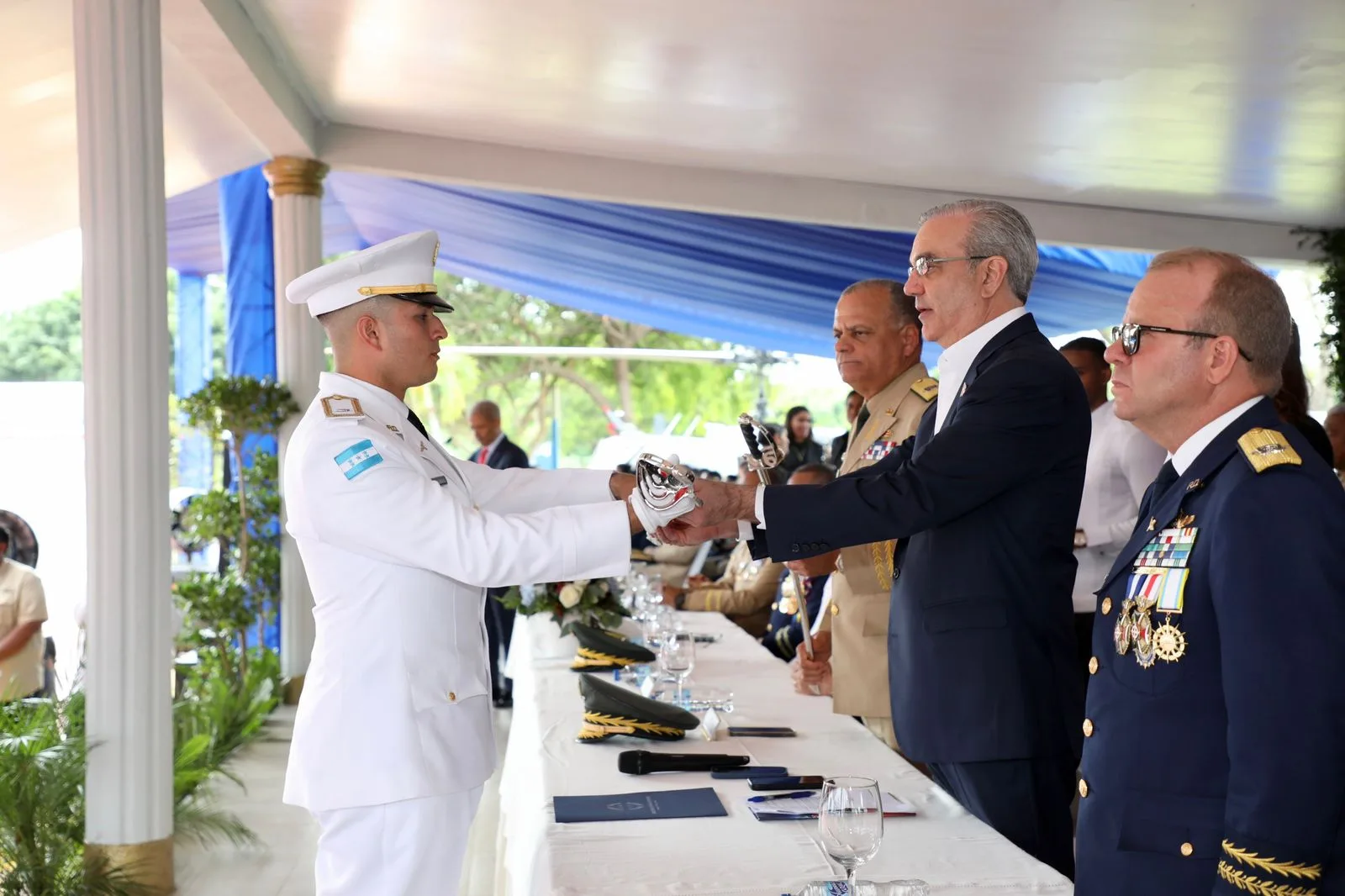 Presidente Abinader encabeza vigésima cuarta graduación de 40 nuevos cadetes de la Fuerza Aérea Dominicana