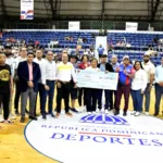 Alcaldía de La Vega otorga aporte de un millón de pesos al Torneo de Baloncesto Superior con Refuerzos