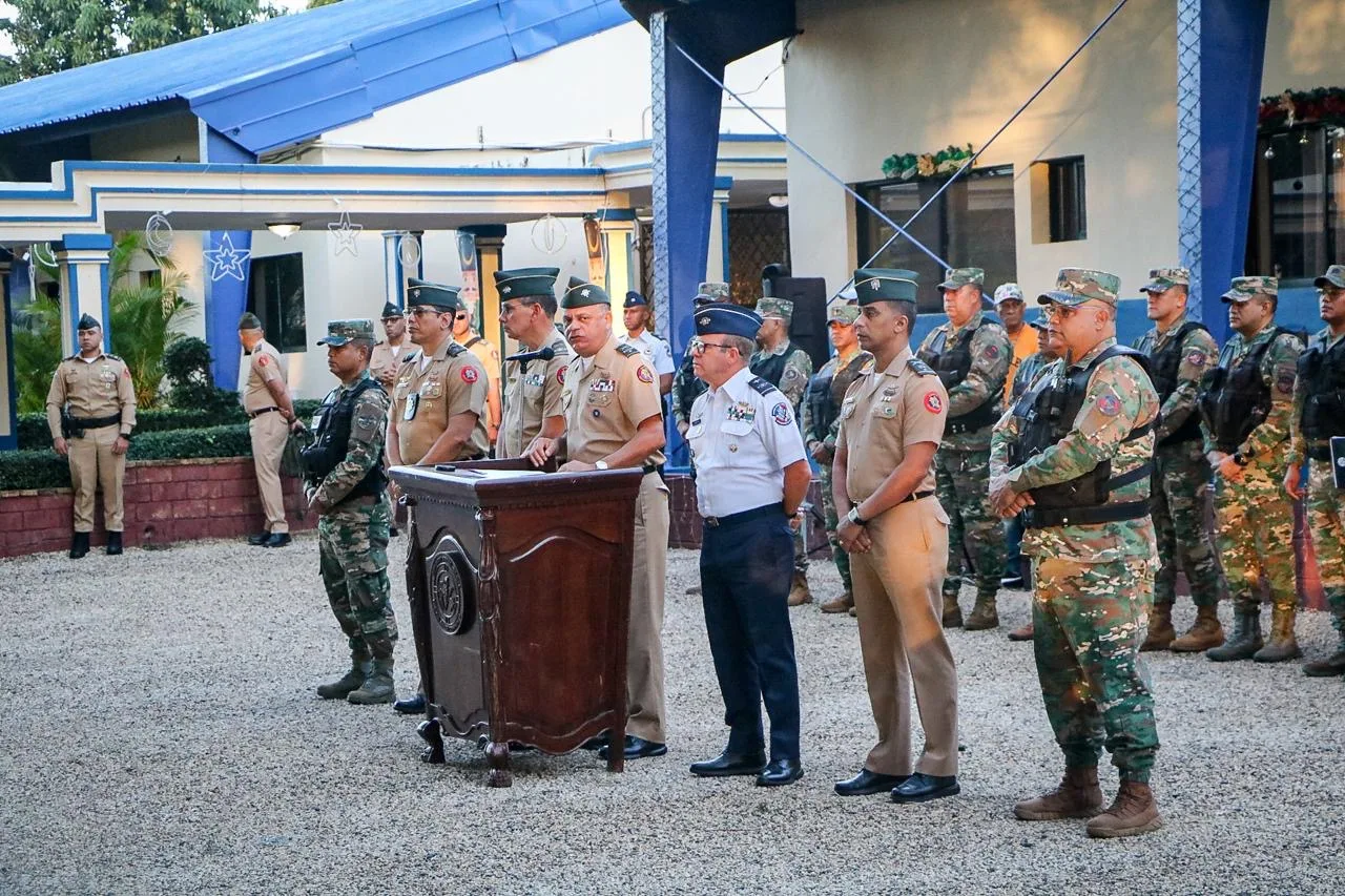 Ministro de Defensa extiende mensaje navideño en la Base Aérea de Puerto Plata