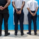 Autoridades Arrestan a Tres Hombres y Desmantelan Red de Narcotráfico que Operaba en el AILA