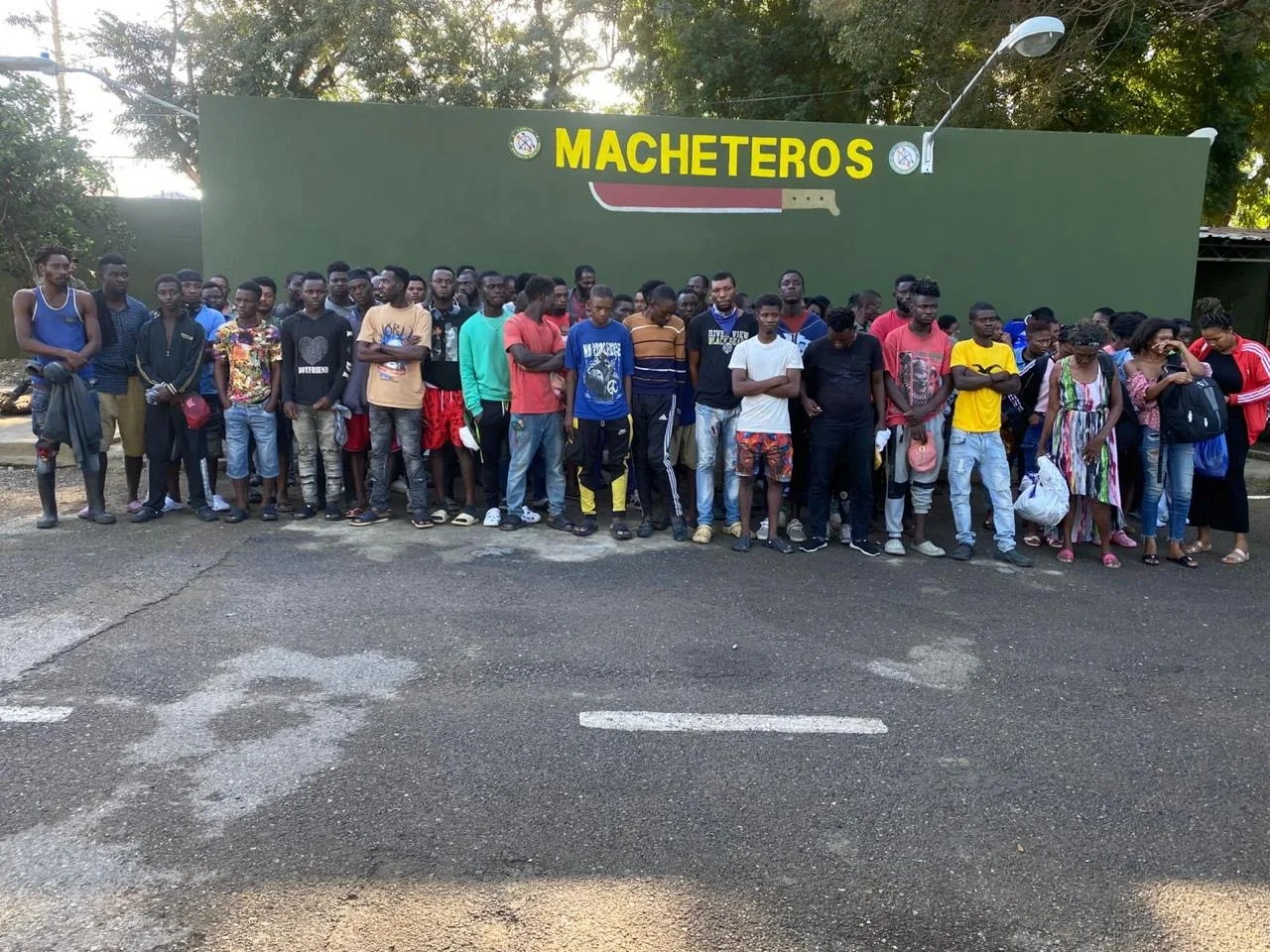 En diferentes comunidades de Valverde detienen 159 extranjeros indocumentados en operativos realizados por el Ejército
