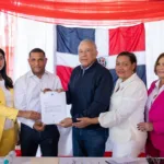 Gobierno entrega más de RD$85 millones para construcción de obras en Azua