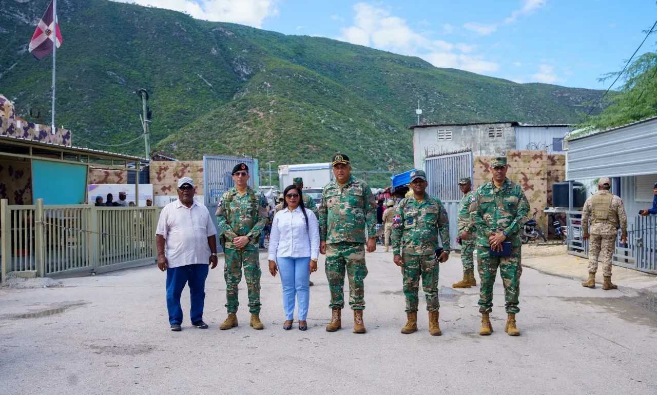Lee Ballester supervisa de Pedernales a Dajabón controles migratorios en frontera domínico-haitiana