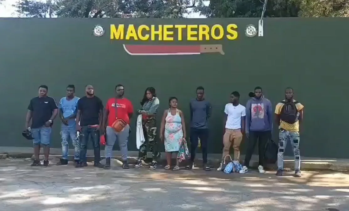 Ejército intercepta motocicletas con 11 haitianos indocumentados durante operativos en Mao