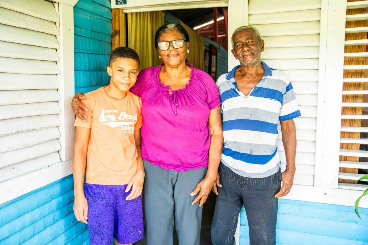 5.000 familias dominicanas es el objetivo del proyecto 100 mil Pisos para Jugar este 2026