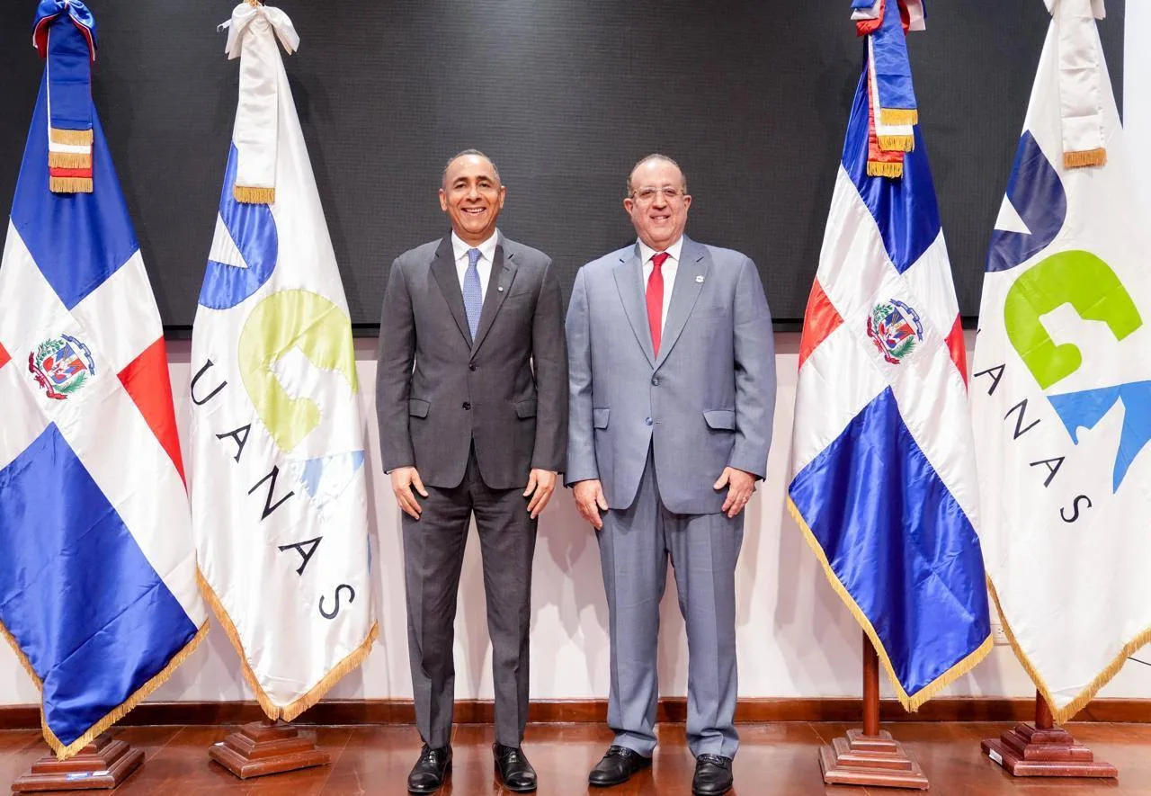 Nelson Arroyo asume Aduanas enfocado en aumentar las recaudaciones y facilitar más el comercio