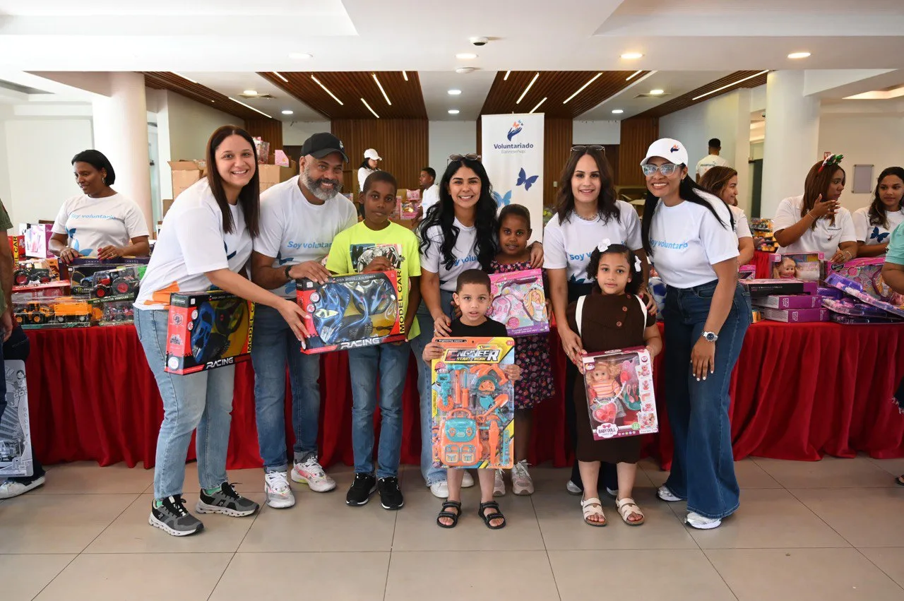 Voluntariado Banreservas llena de alegría el Día de Reyes con entrega de juguetes