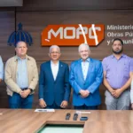 El senador Ricardo de los Santos y el ministro Eduardo Estrella dan seguimiento a plan de asfaltado en Sánchez Ramírez