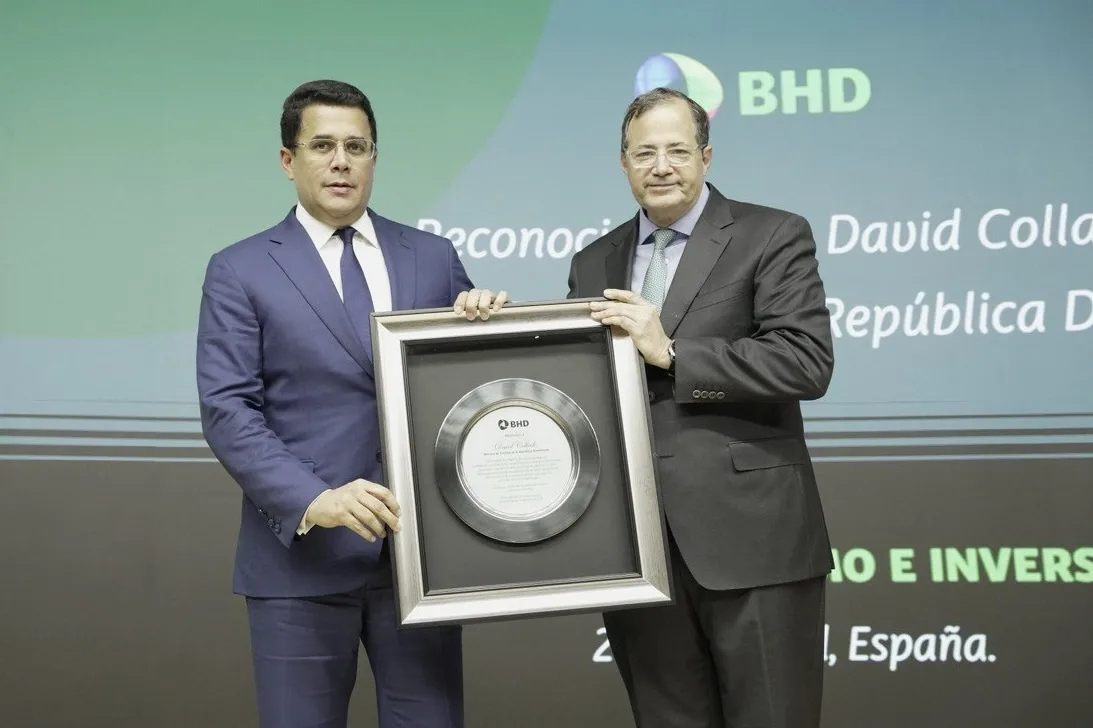 BHD reconoce en FITUR labor de ministro David Collado en favor del turismo