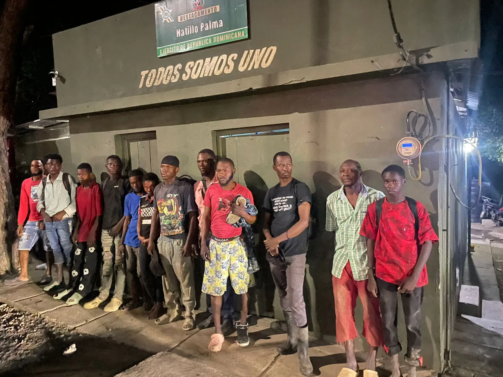 Ejército detiene 45 nacionales haitianos en condición migratoria irregular en Santiago Rodríguez y Montecristi