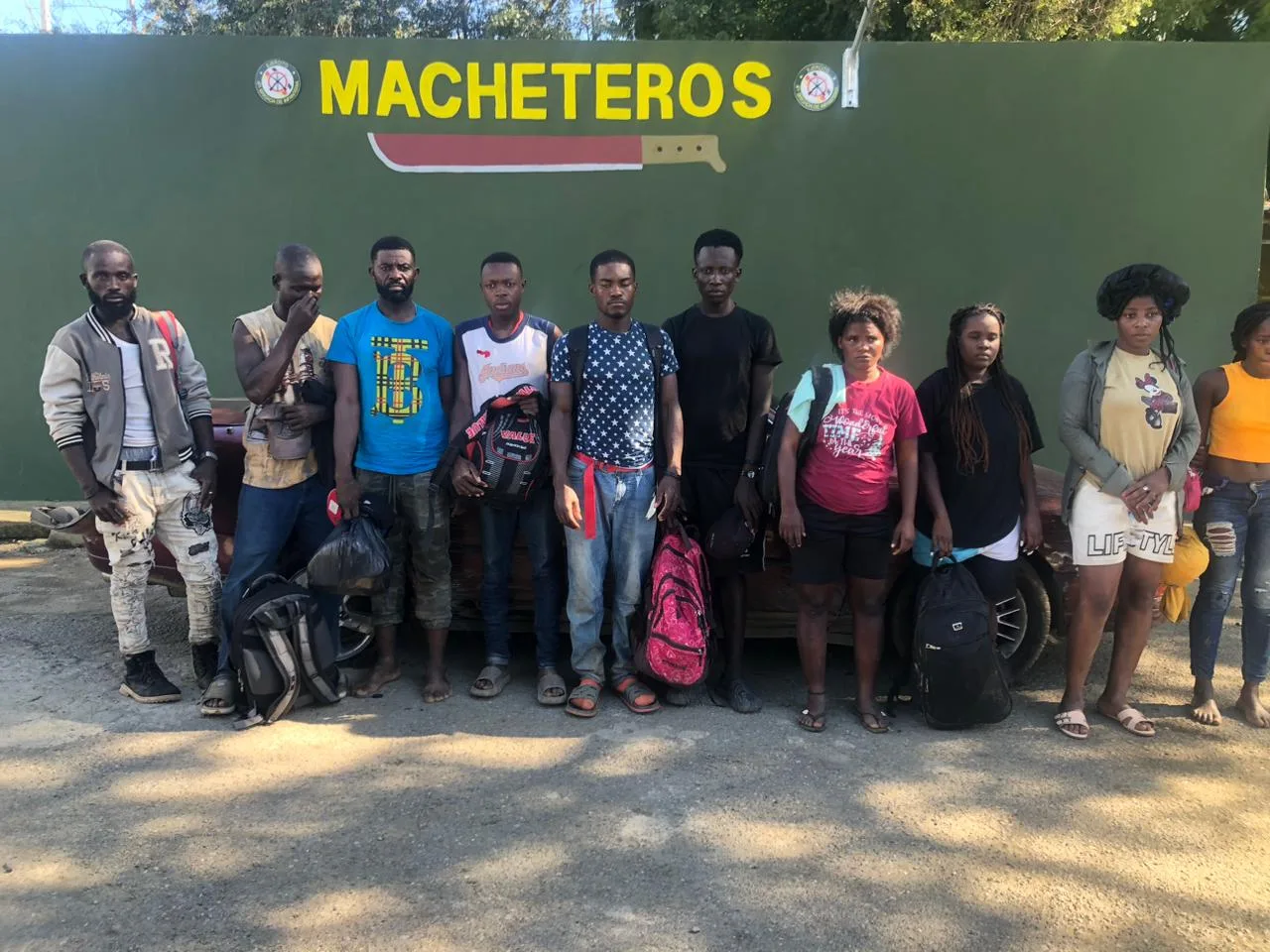Ejército detiene a doce nacionales haitianos en condición migratoria irregular en Valverde