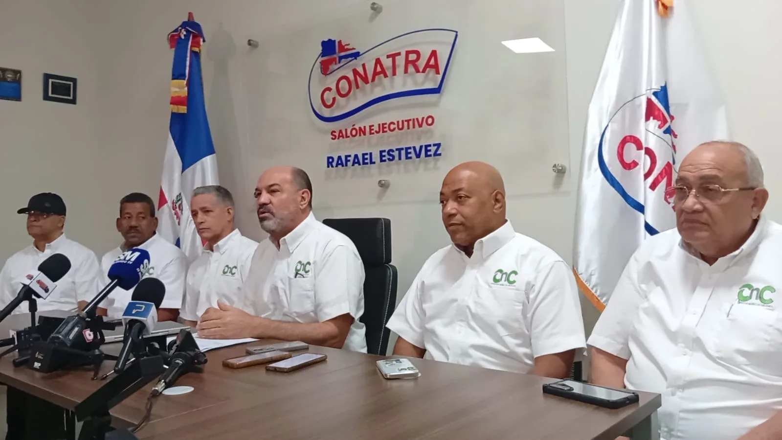 Corredor Núñez de Caceres (CNC) anuncia saldo préstamo millonario a Banreservas para la adquisición de modernas unidades; informa en cinco años ha transportado mas de 18 millones de usuarios
