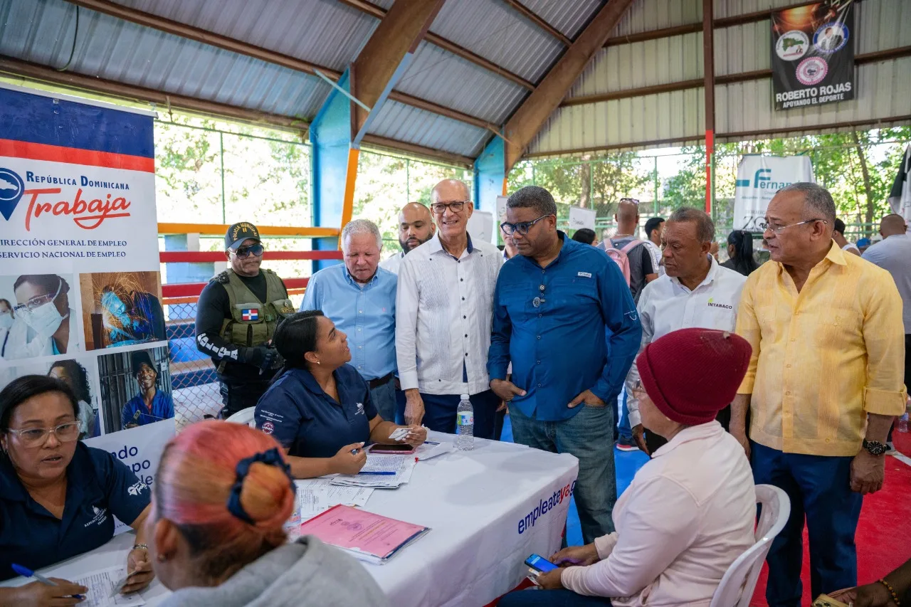 Propeep respalda familias y trabajadores del tabaco en Villa González con jornada de inclusión social