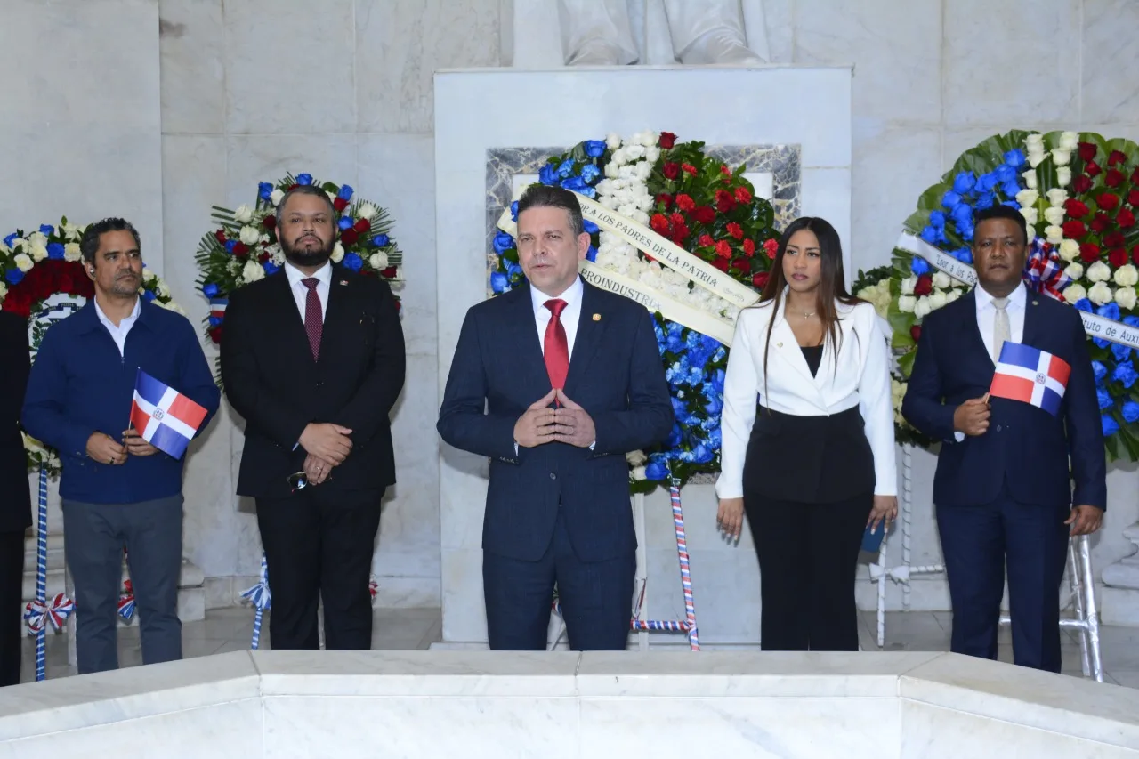 Proindustria rinde honor a los héroes de la Independencia Nacional ante el Altar de la Patria