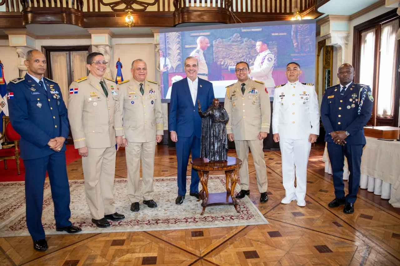 Presidente Abinader dice que gracias al fortalecimiento y trabajo de las Fuerzas Armadas y la Policía Nacional la República Dominicana se consolida como un faro de paz en la región