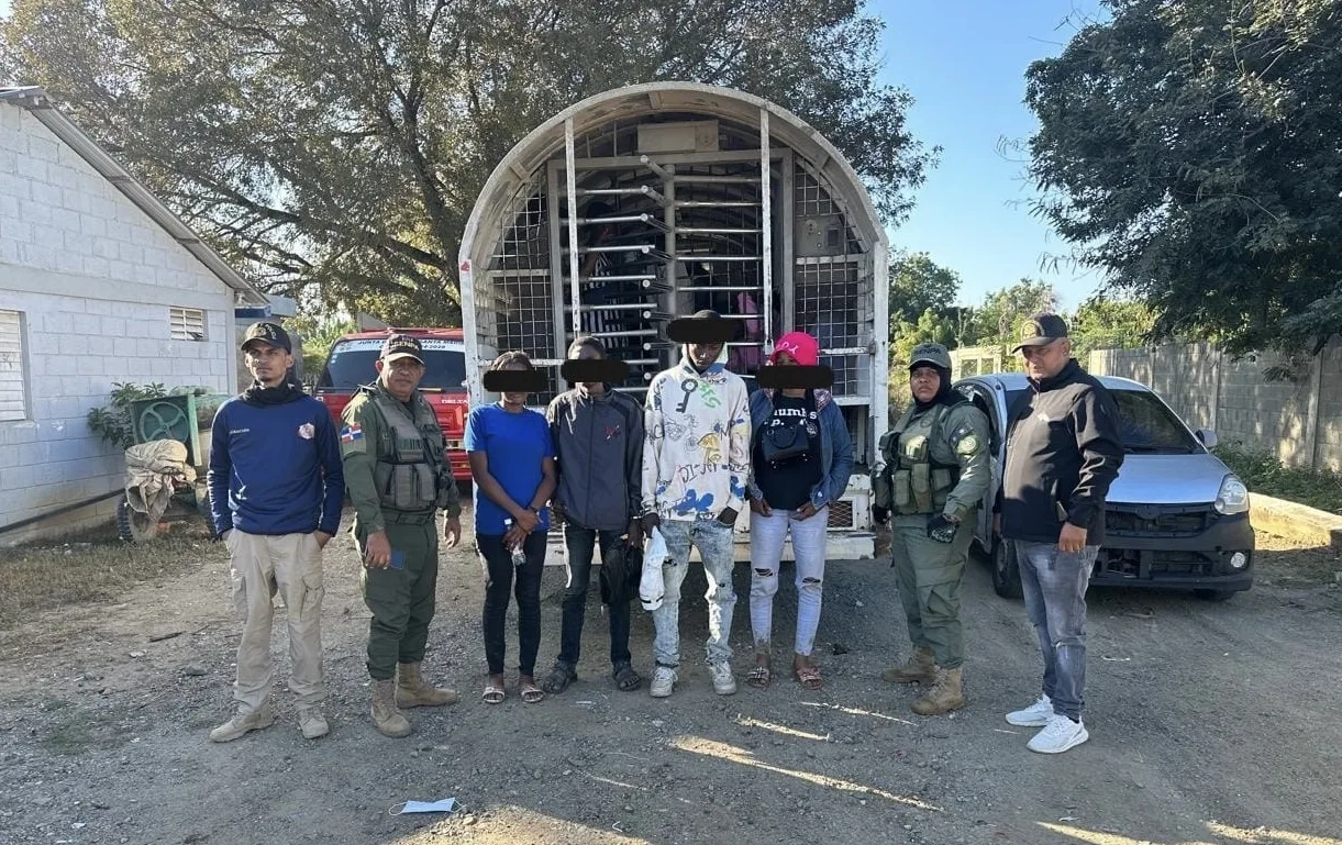 Migración recibe del SENPA 378 haitianos apresados cometiendo delitos medioambientales