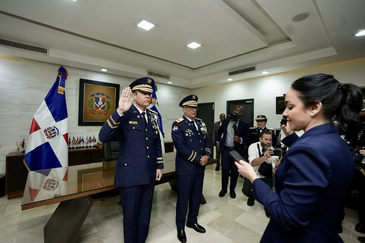 Ministra Faride Raful juramenta al nuevo director general de la Policía Nacional