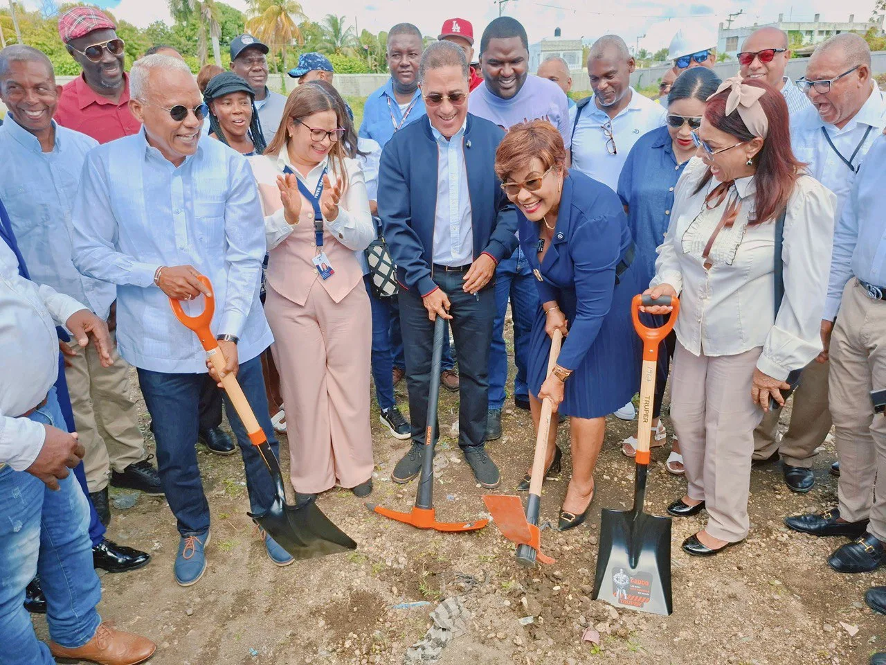 Infraestructura Escolar e INAIPI dejan iniciado construcción de nuevo CAIPI en Boca Chica con inversión de más de RD$ 85 millones