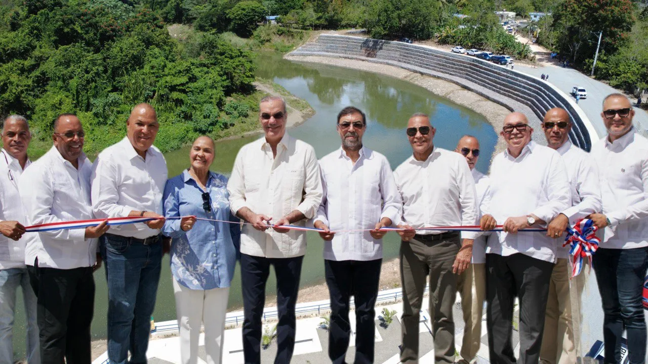 Presidente Abinader inaugura la construcción del muro de gaviones y adecuación del Río Yuna en comunidad Ceiba de los Pájaros para garantizar seguridad de los lugareños
