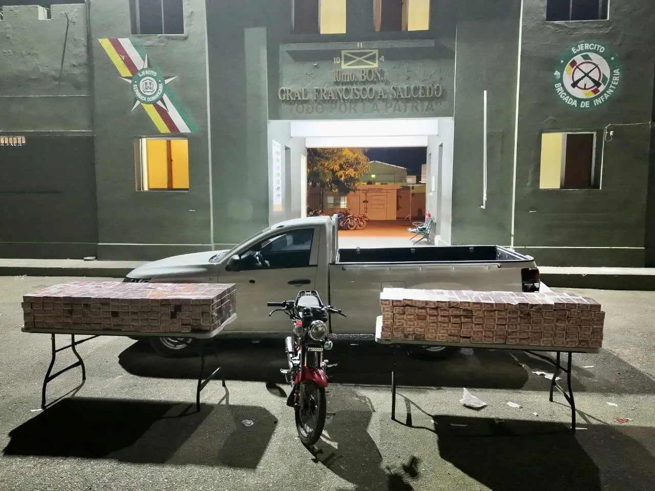 Ejército incauta contrabando de 118,000 cigarrillos oculto en los compartimentos de una camioneta en Dajabón