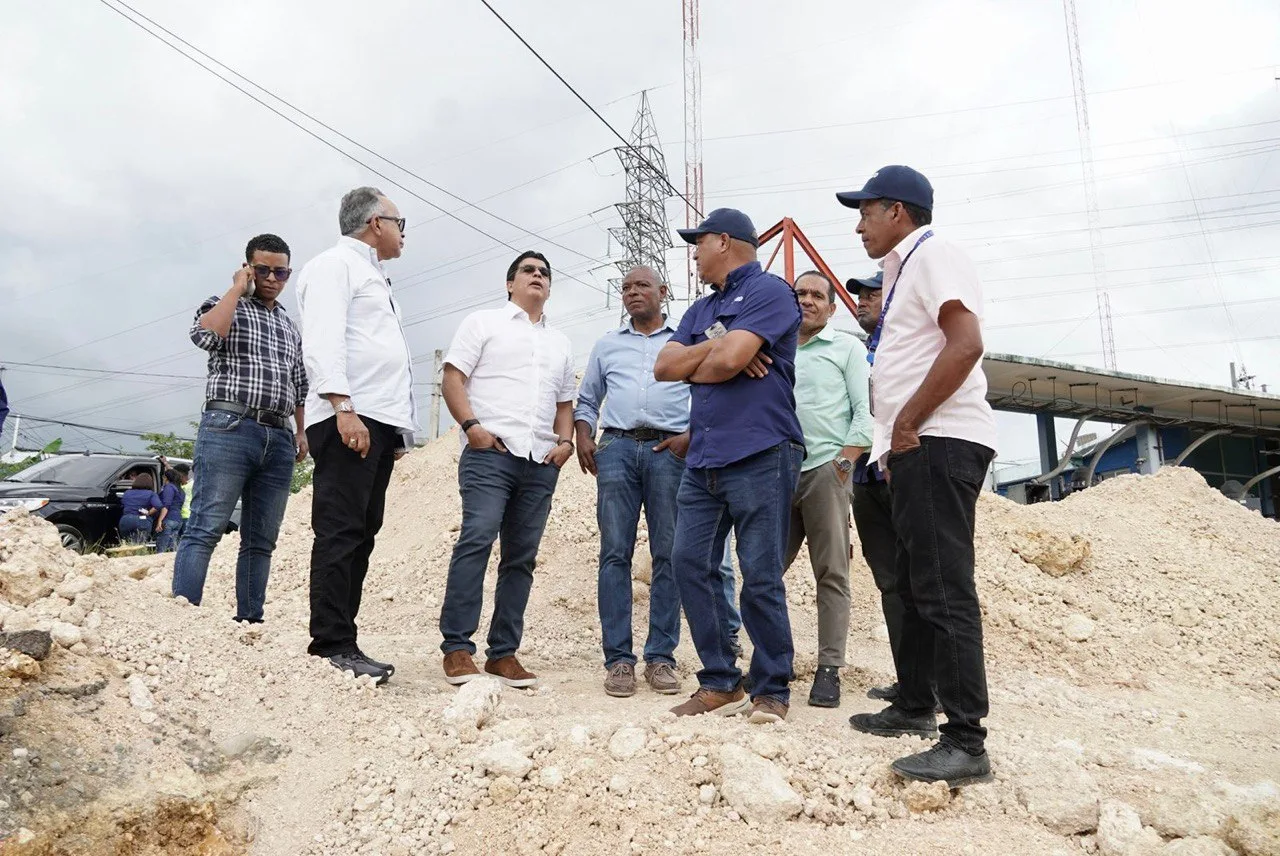Más agua para los barrios: Fellito Suberví anuncia soluciones rápidas a 28 sectores del Gran Santo Domingo