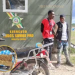 Ejército detiene a dos extranjeros indocumentados con presunta marihuana en Pedernales