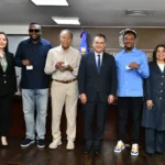 JCE entrega nueva cédula a personas con discapacidad y a miembros del Salón de la Fama de Cooperstown