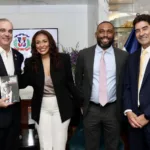 Presidente Abinader comparte con la comunidad dominicana en Emiratos Árabes Unidos, expresa orgullo por su aporte y destaca que son ejemplo de buenos ciudadanos en el mundo