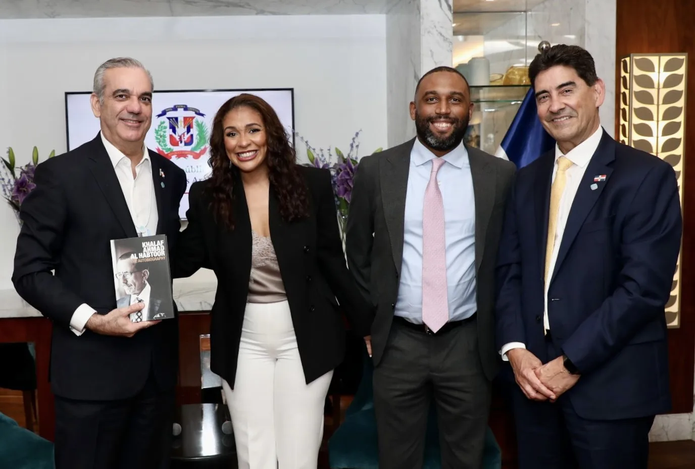 Presidente Abinader comparte con la comunidad dominicana en Emiratos Árabes Unidos, expresa orgullo por su aporte y destaca que son ejemplo de buenos ciudadanos en el mundo