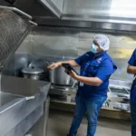 INABIE refuerza transparencia en licitaciones del almuerzo escolar con el uso de equipos tecnológicos