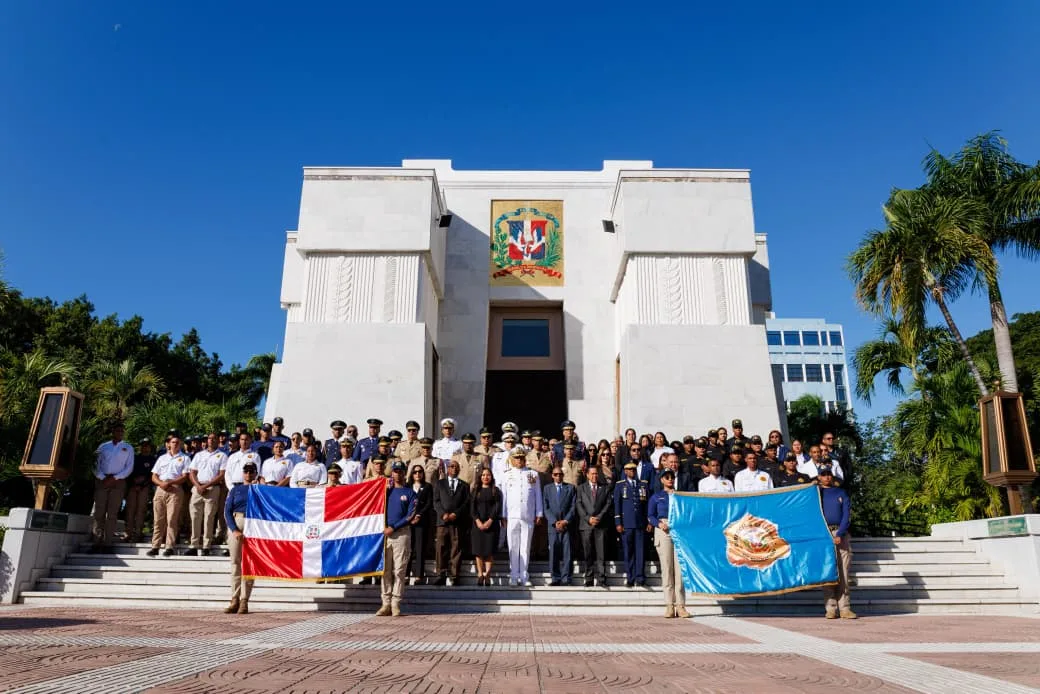 Frente al Altar de la Patria director de Migración Lee Ballester defiende legitimidad de acciones migratorias en el país