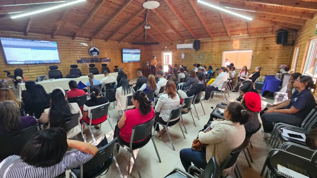 El SRSO elabora planes de mejora con encargados de áreas de hospitales en Mesa Técnica de Evaluación de Resultados SISMAP