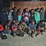 Ejército detiene hombre que ocultaba 15 haitianos indocumentados en un camión cisterna en Navarrete