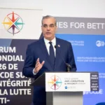 Presidente Abinader reafirma la integridad como eje estratégico del Estado en Foro Global Anticorrupción en París