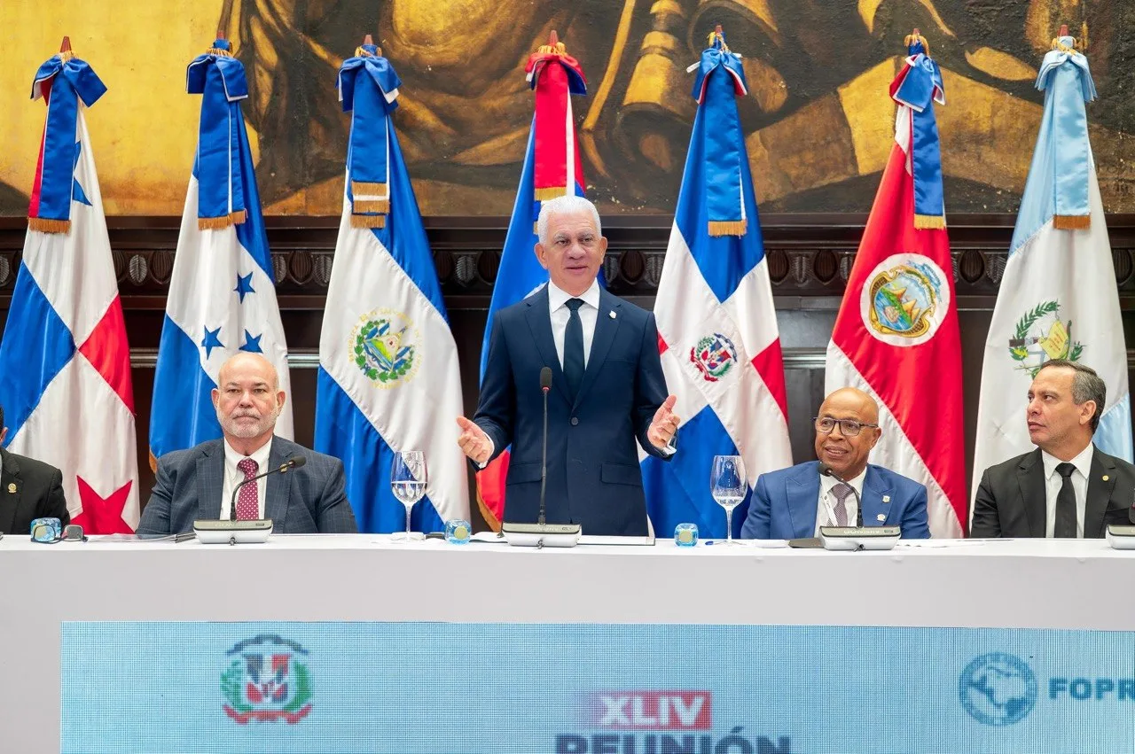 Presidente del Senado aboga unidad de parlamentos ante desafíos globales que afectan naciones