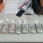 Aduanas sigue detectando divisas no declaradas en aeropuertos, reteniendo más de US$400 mil en menos de una semana