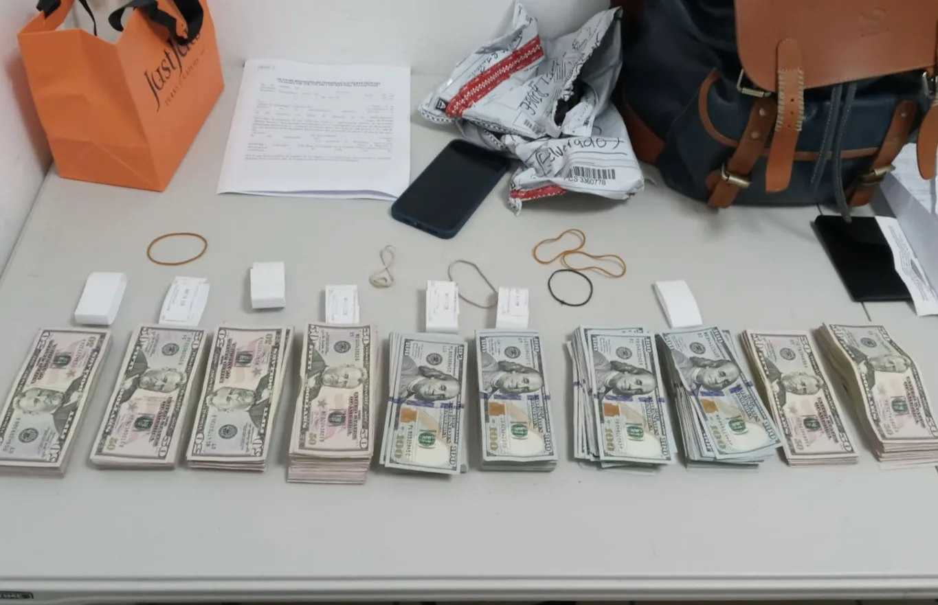Aduanas sigue detectando divisas no declaradas en aeropuertos, reteniendo más de US$400 mil en menos de una semana